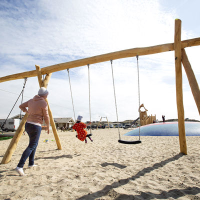 Vejers Strand Camping Pladsen Legeplads Gynge